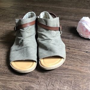 SOLD!! Blowfish Boho Flat Canvas Slouchy Sandal Bootie Shoe SZ 8